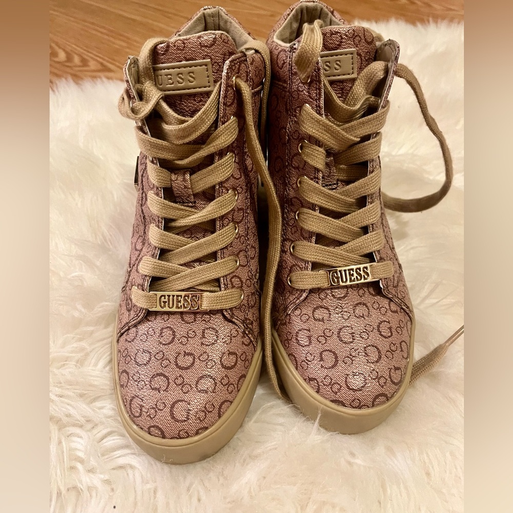 Guess Sneakers Women’s Size 7